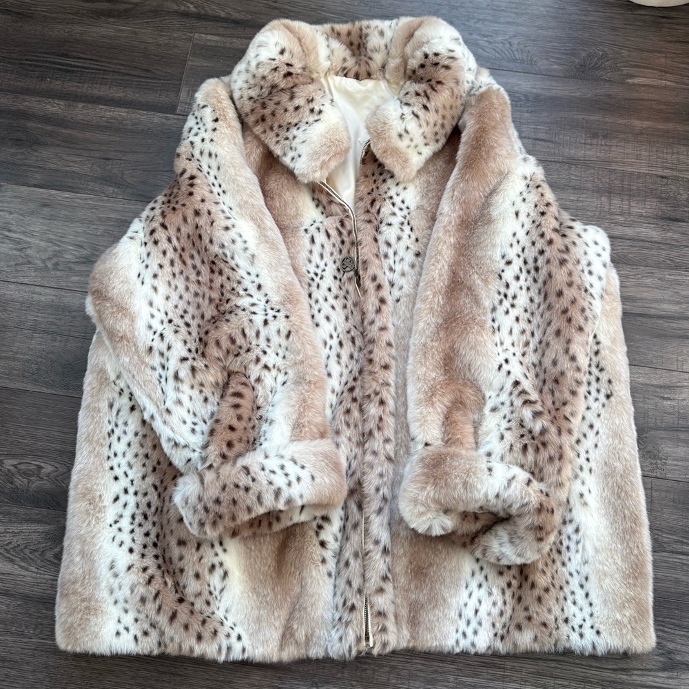 Elegant Faux Fur Coat - Cream and Brown